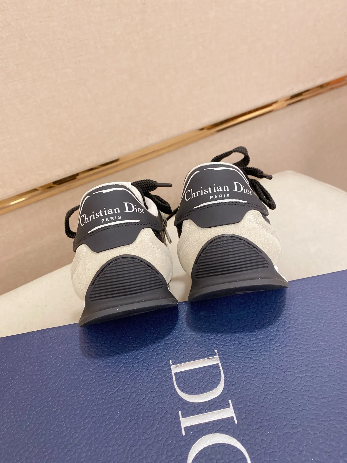 Men's shoes💰: 500💰Couple style💏 [Dior·Dior] New casual sports style men's shoes, new spring and summer design, perfect workmanship, lace-up lazy style to create wardrobe quality, upper: imported first-layer cowhide, mesh breathable lining soft and comfortable, ultra-light TPU wear-resistant outsole, simple, versatile fashion men's shoes, excellent color code number 35--44. (45,46 customized items are not returnable or exchangeable)